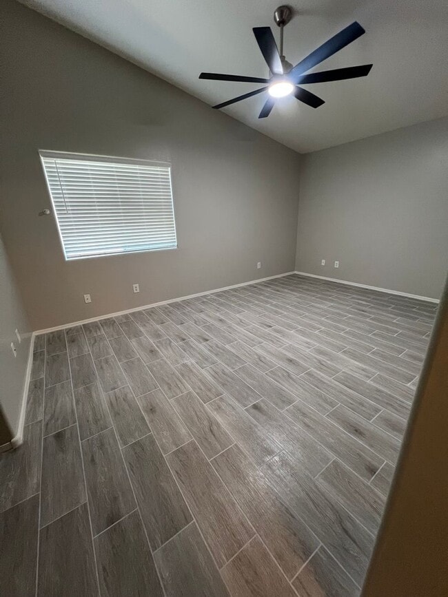 Building Photo - South Phoenix 4 Bed 2 Bath