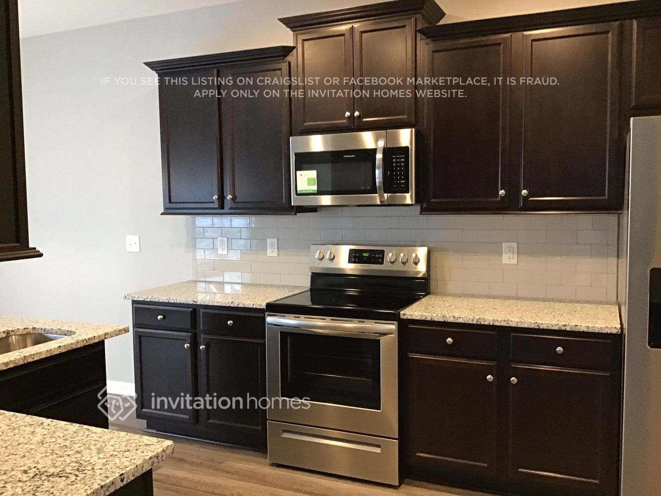 Building Photo - 1009 King Fisher Way