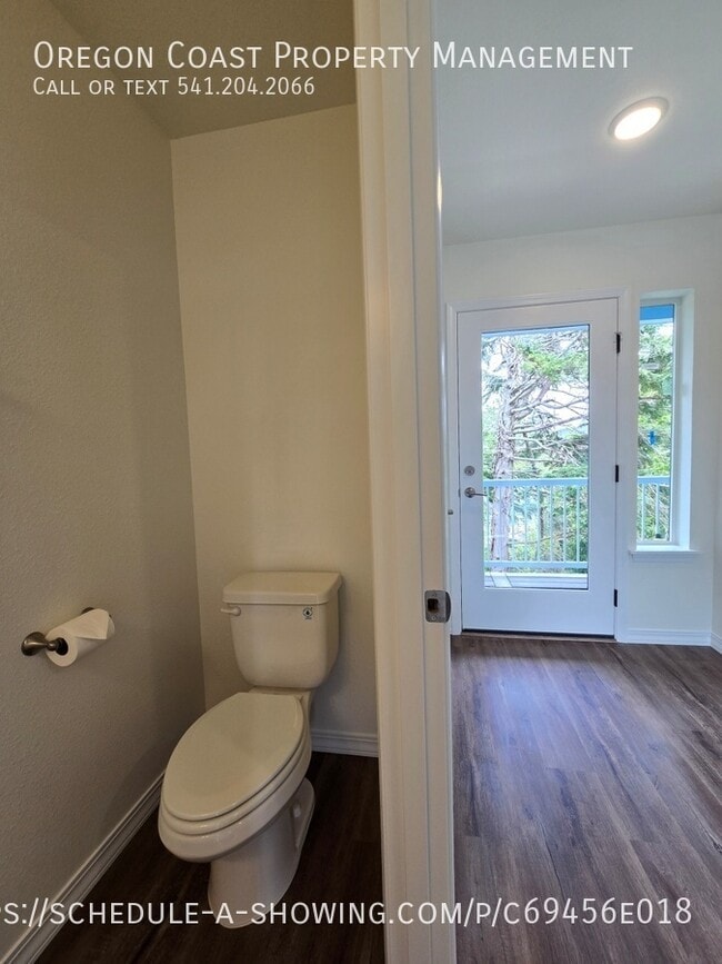 Building Photo - 4822 SW 48th Ct