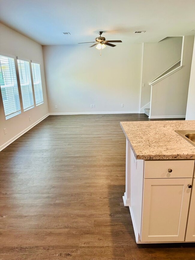 Building Photo - 12596 Waterbury Way