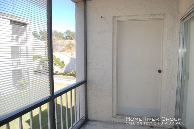 Building Photo - 1 Bedroom 1 Bath Condo in Coachman Creek