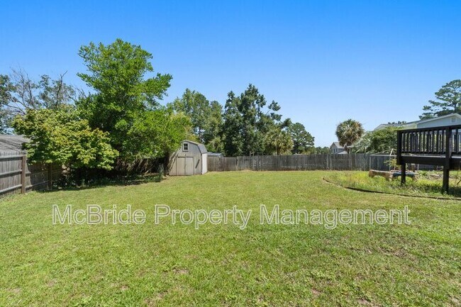 Building Photo - 4009 Royal Oaks Ct