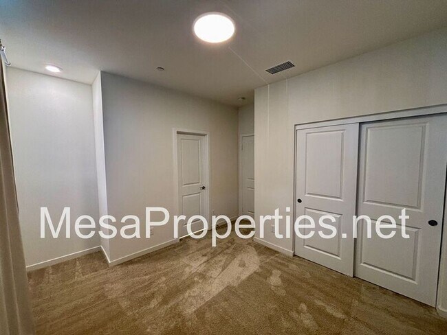 Building Photo - 3550 E Pollock St