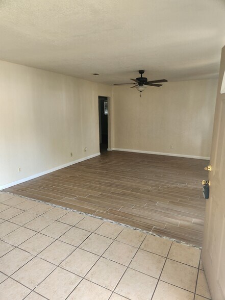 Building Photo - 6945 Woodley Dr