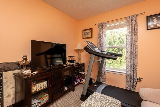 Building Photo - Updated 3 Bedroom 2.5Bath Townhouse in Harrisonburg