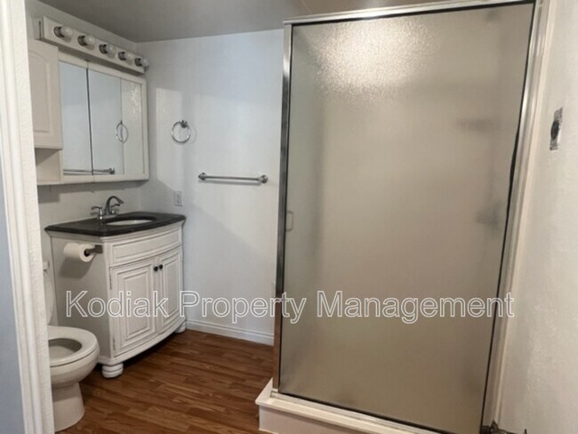 Building Photo - 880 N 340 E St