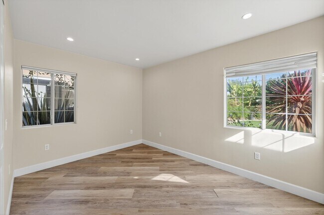 Building Photo - Beautifully Remodeled 3-Bedroom Home in Prime Lakewood Neighborhood