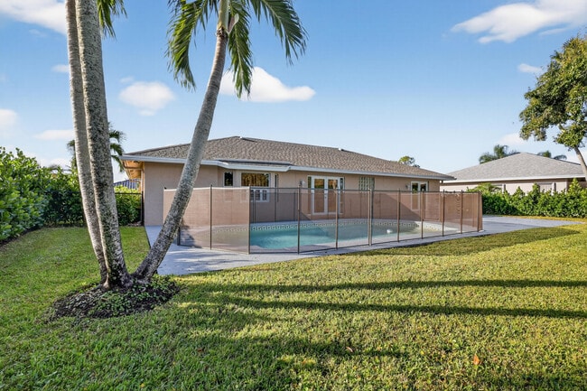 Building Photo - 151 Monterey Way