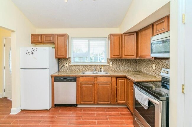 Building Photo - 3829 Niagara Dr