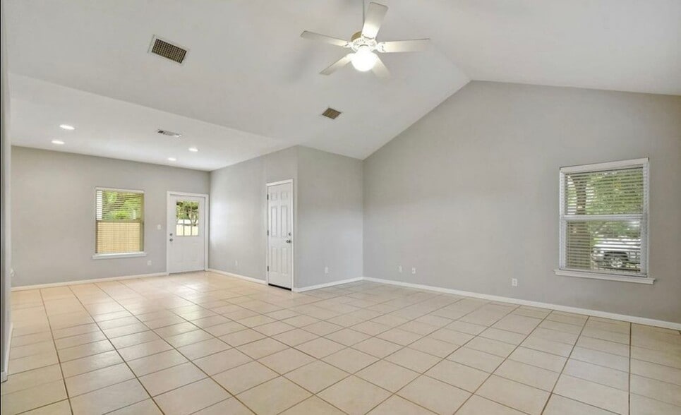 Building Photo - 622 Dartmouth Ave