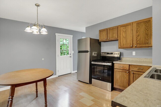 Building Photo - 2810 Limestone Dr