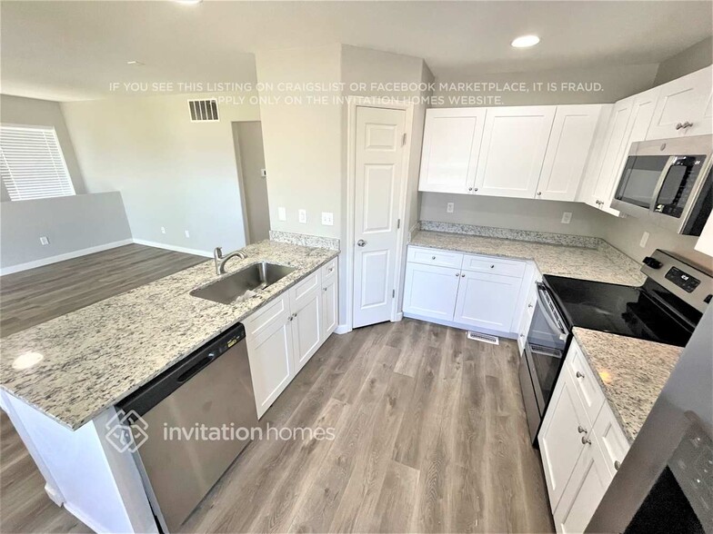 Building Photo - 4766 Andes St