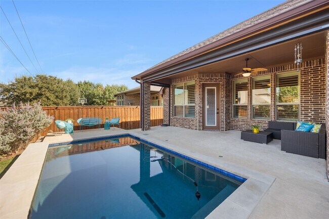 Building Photo - 864 Gaited Trail