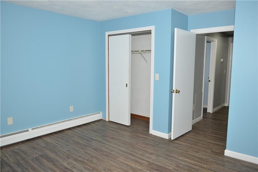 Building Photo - 85 Richard St