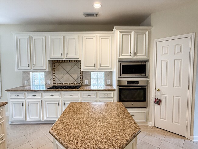 Building Photo - 1411 Flanders Field Ln