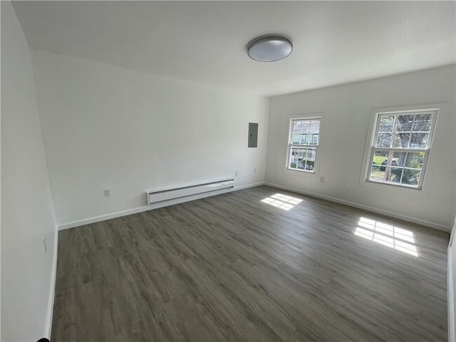 Building Photo - 19 Broadhead St