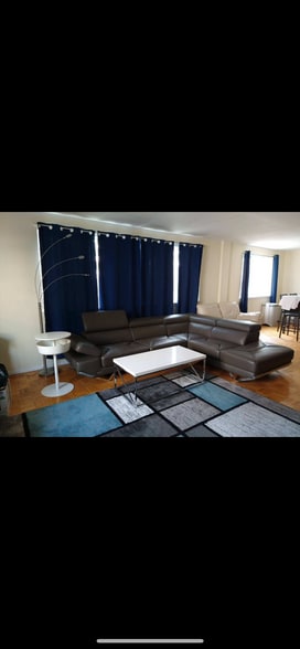 Building Photo - 893 Farmington Ave