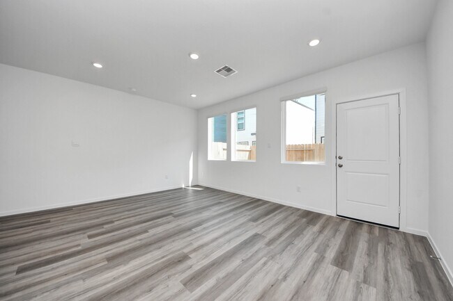 Building Photo - 1027 Moon Drop Ln