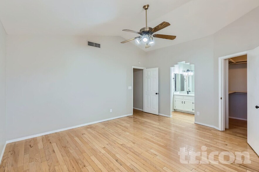 Building Photo - 2613 N 89th Dr