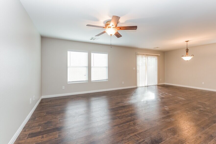 Building Photo - 7942 Bliss Hill Ct