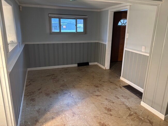 Building Photo - 3845 Round Bottom Rd