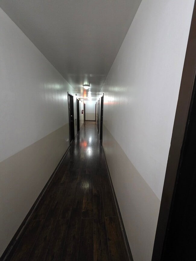 Building Photo - 336 Lathrop Ave