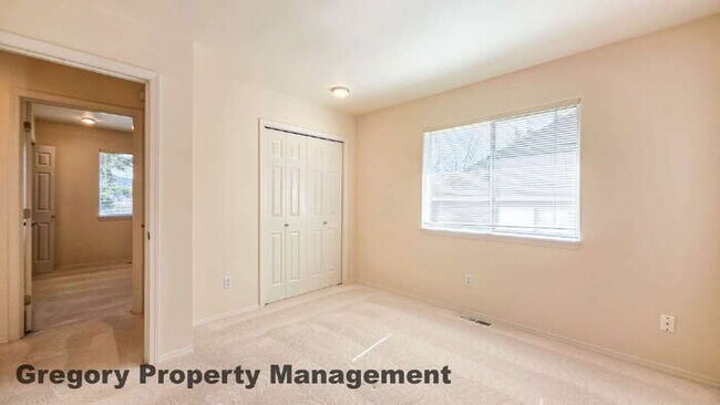 Building Photo - Light and Bright Home in the Desirable Upland View Neighborhood