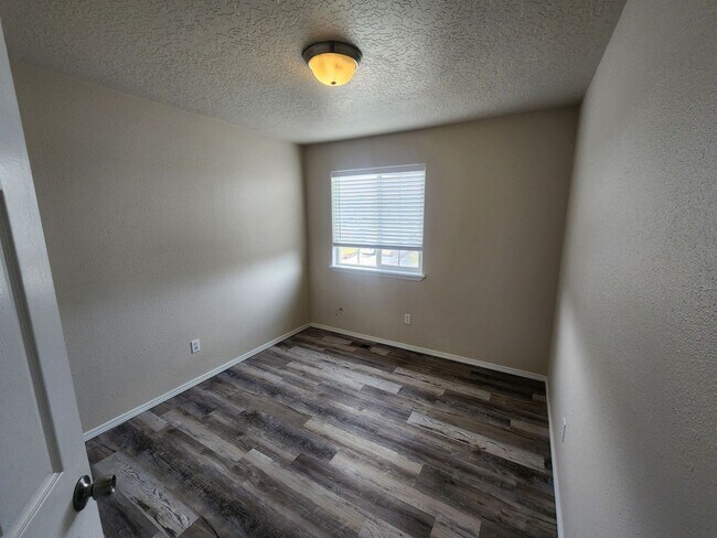 Building Photo - 5513 Aspenwood Ave