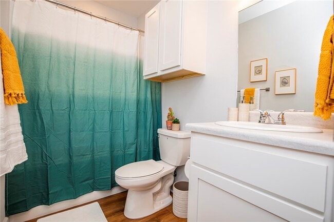 Building Photo - 904 Garland Ave