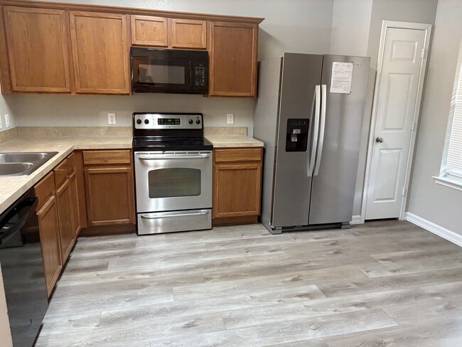 Building Photo - 4113 Macy Ln