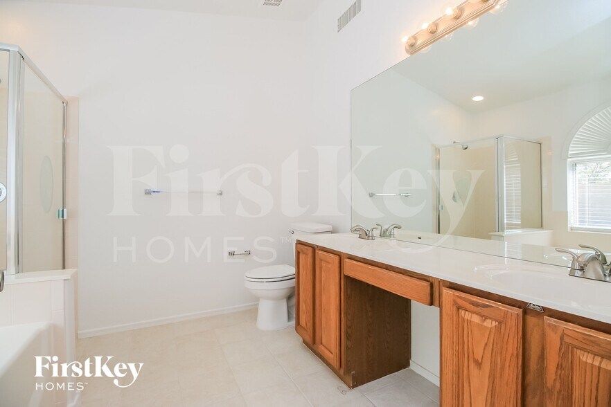 Building Photo - 6057 E Preston St