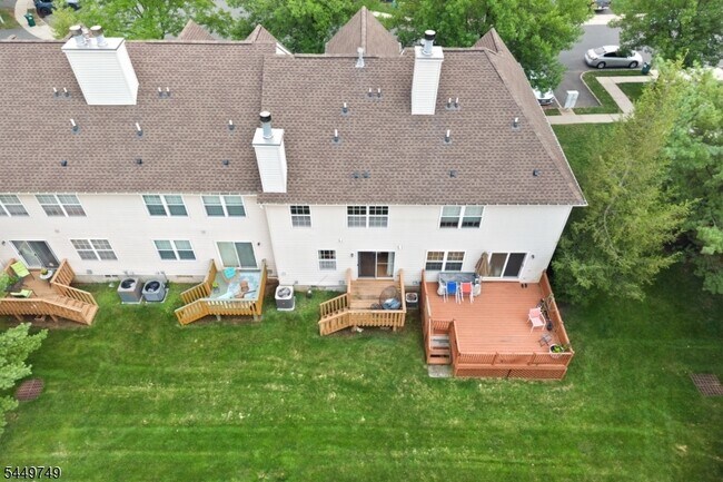 Building Photo - 53 Dewitt Ln