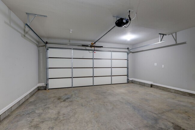 Building Photo - 1008 Meadowview Ln