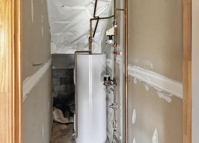 Building Photo - 3607 Harbor Rd