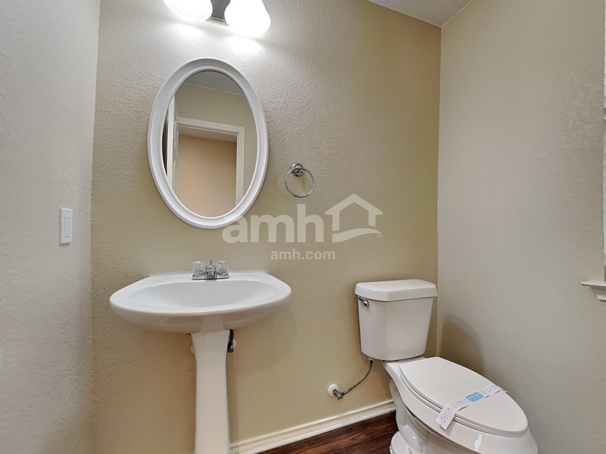 Building Photo - 270 New Country Rd