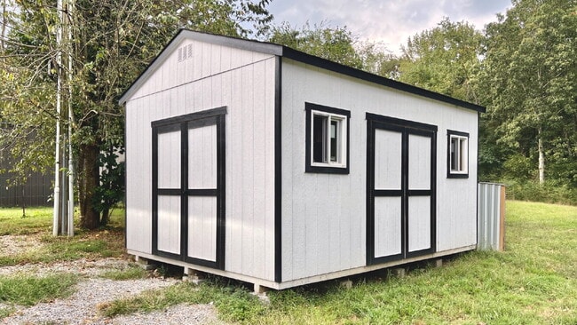 Building Photo - Coming Soon: 3BR, 2BA in the country