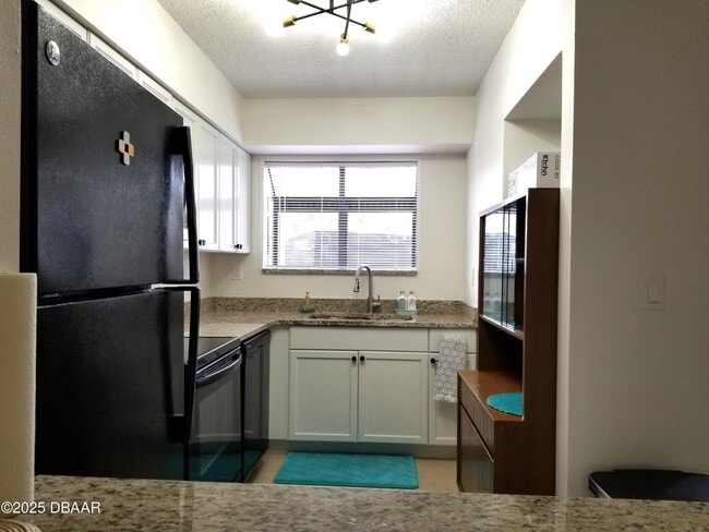 Building Photo - 165 White Fawn Dr