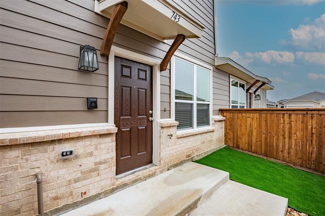 Building Photo - 741 Wheatfield Dr