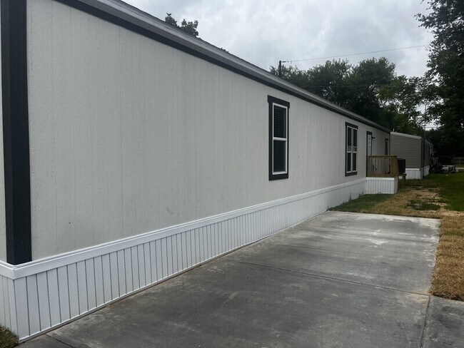 Building Photo - 106 Bonita Ln