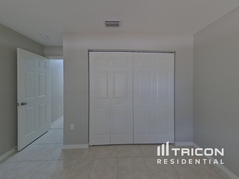 Building Photo - 4614 Breezy Pines Blvd