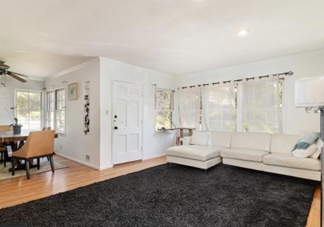 Building Photo - 2601 Castle Heights Pl