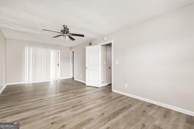 Building Photo - 8304 Beechwood Trce