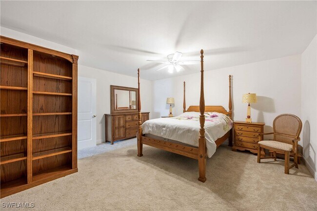 Building Photo - 330 Kon Tiki Dr