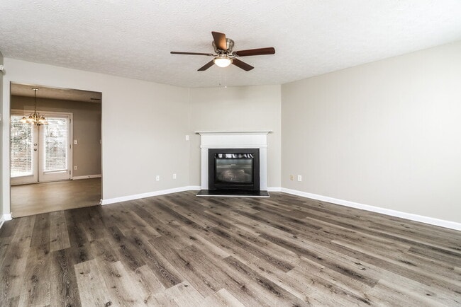 Building Photo - 168 Springbottom Dr SE