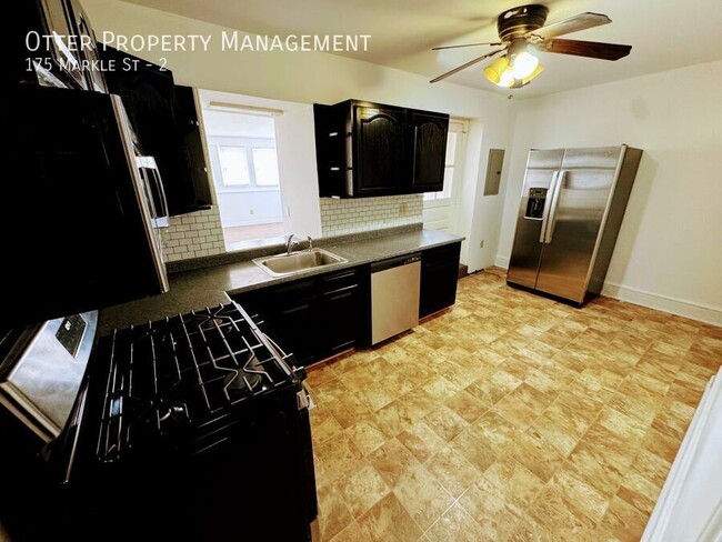 Building Photo - 3BR/2BA Spacious Manayunk Apt with Washer/...