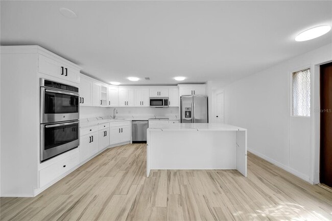 Building Photo - 3307 Pinetree St