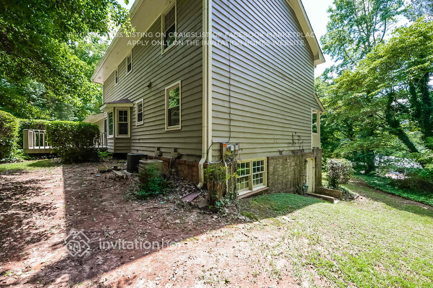 Building Photo - 5120 E Shore Dr SW