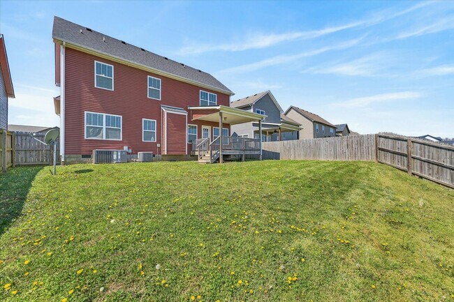 Building Photo - Pet Friendly Four Bedroom with Bonus!