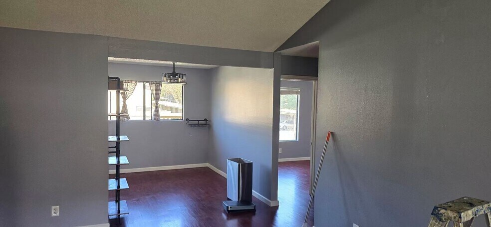 Building Photo - 96 Streamwood