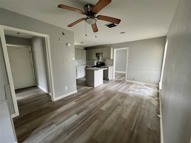 Building Photo - 10859 Fairland Dr